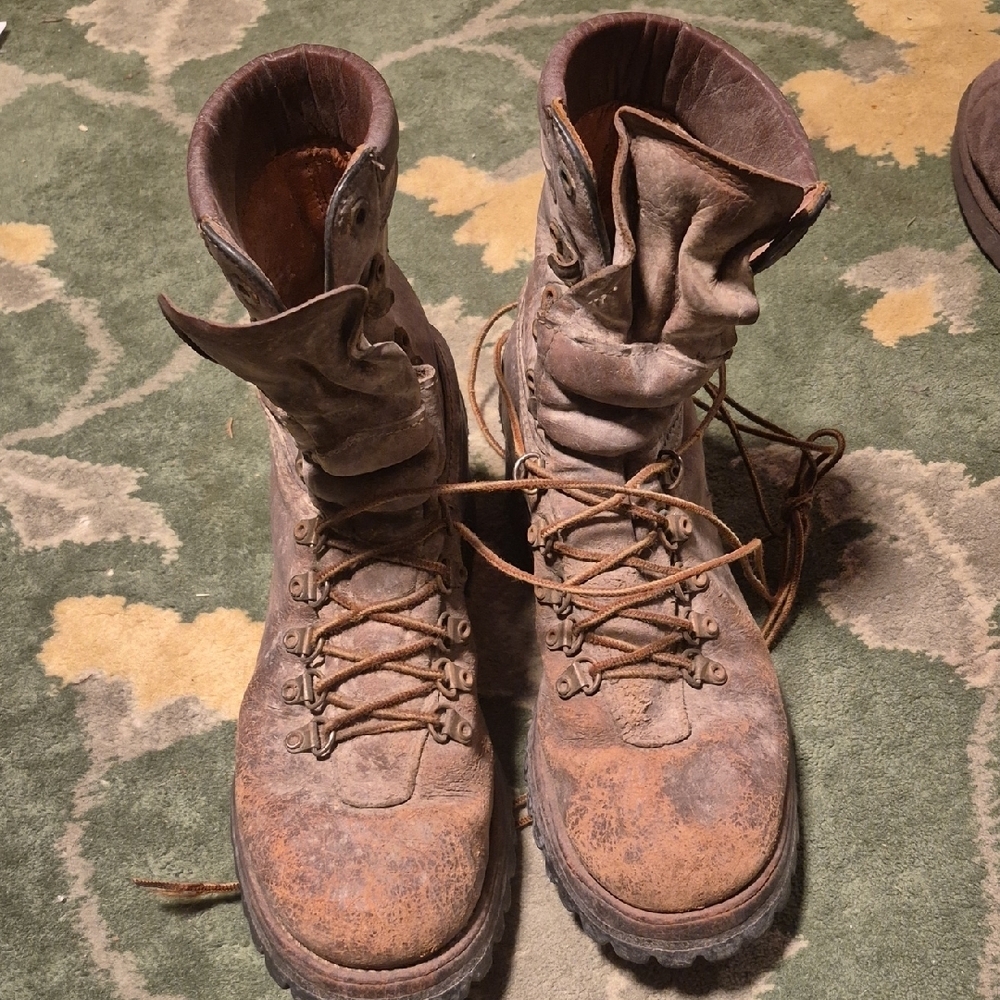 Rugged Men's Tan Leather Boots